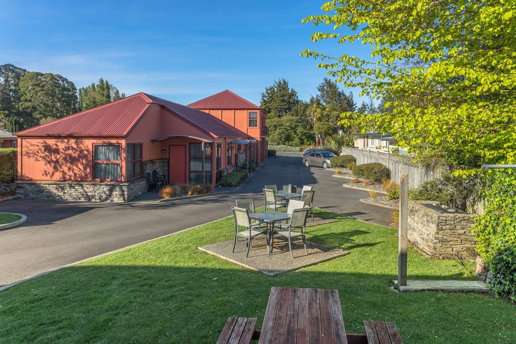 Red Tussock Motel Te Anau Extérieur photo