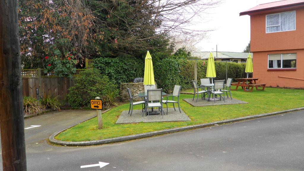 Red Tussock Motel Te Anau Extérieur photo