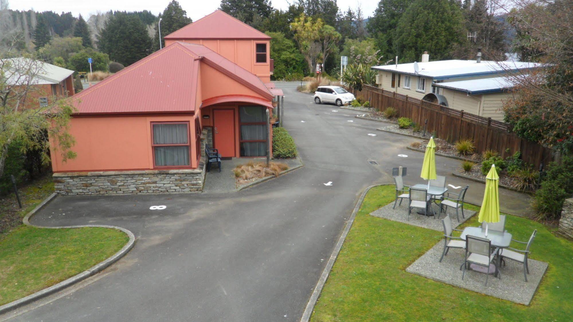 Red Tussock Motel Te Anau Extérieur photo
