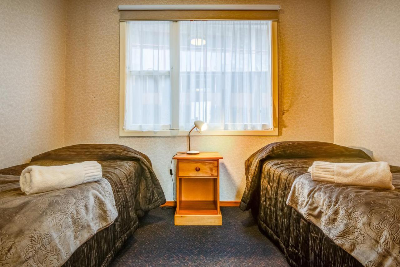 Red Tussock Motel Te Anau Extérieur photo