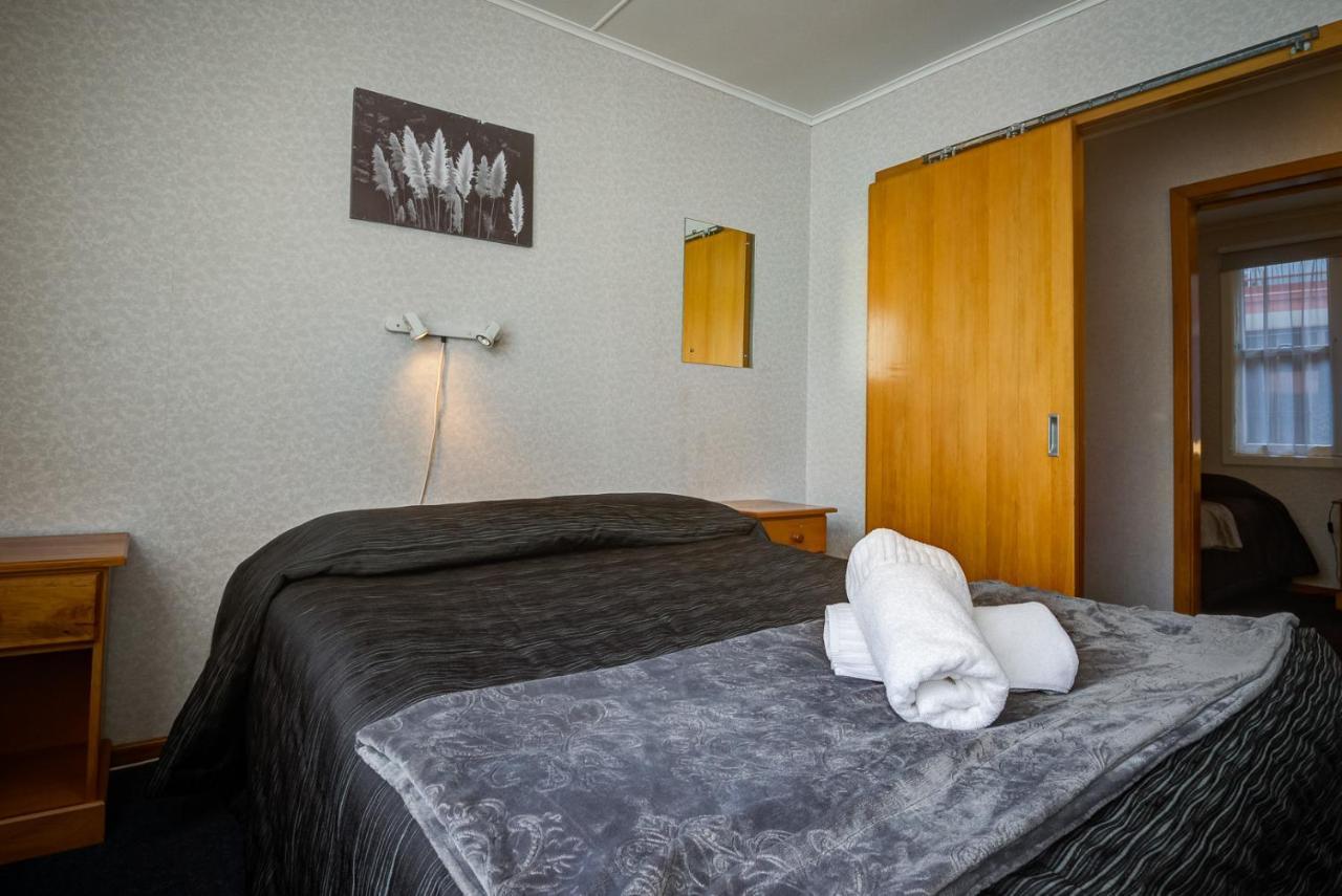 Red Tussock Motel Te Anau Extérieur photo